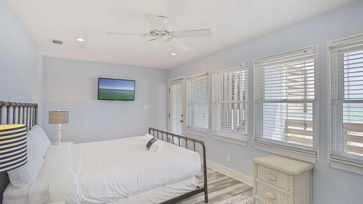 Beach Level Bedroom Destin Florida